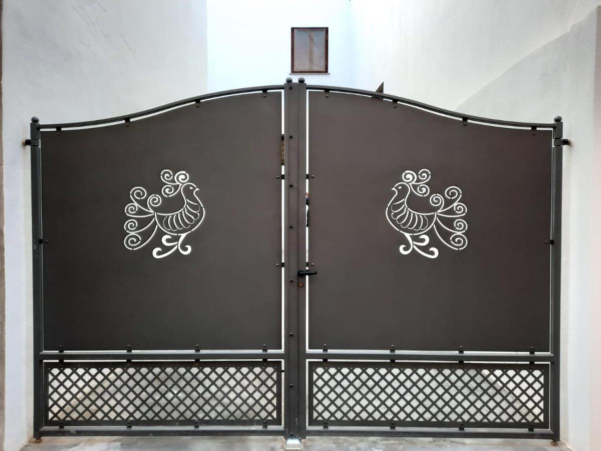 Appartamento Su Palazzina Storica In Centro A Сант-Антиоко Экстерьер фото